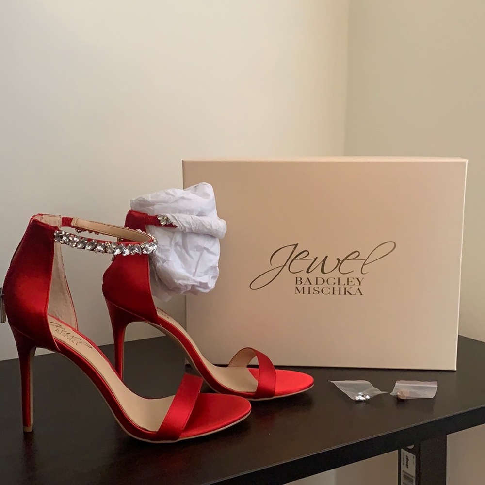 Beautiful Brand New Badgley Mischka Red Heels 👠